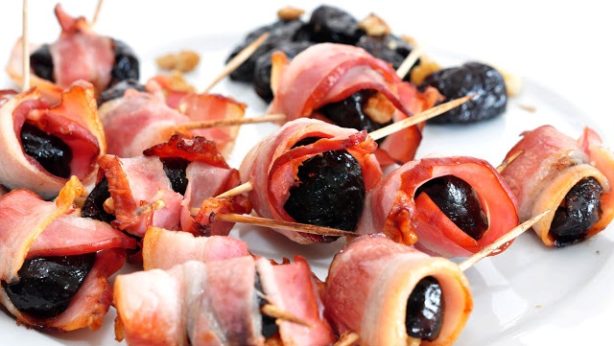 sliwka-kalifornijska-w-bekonie